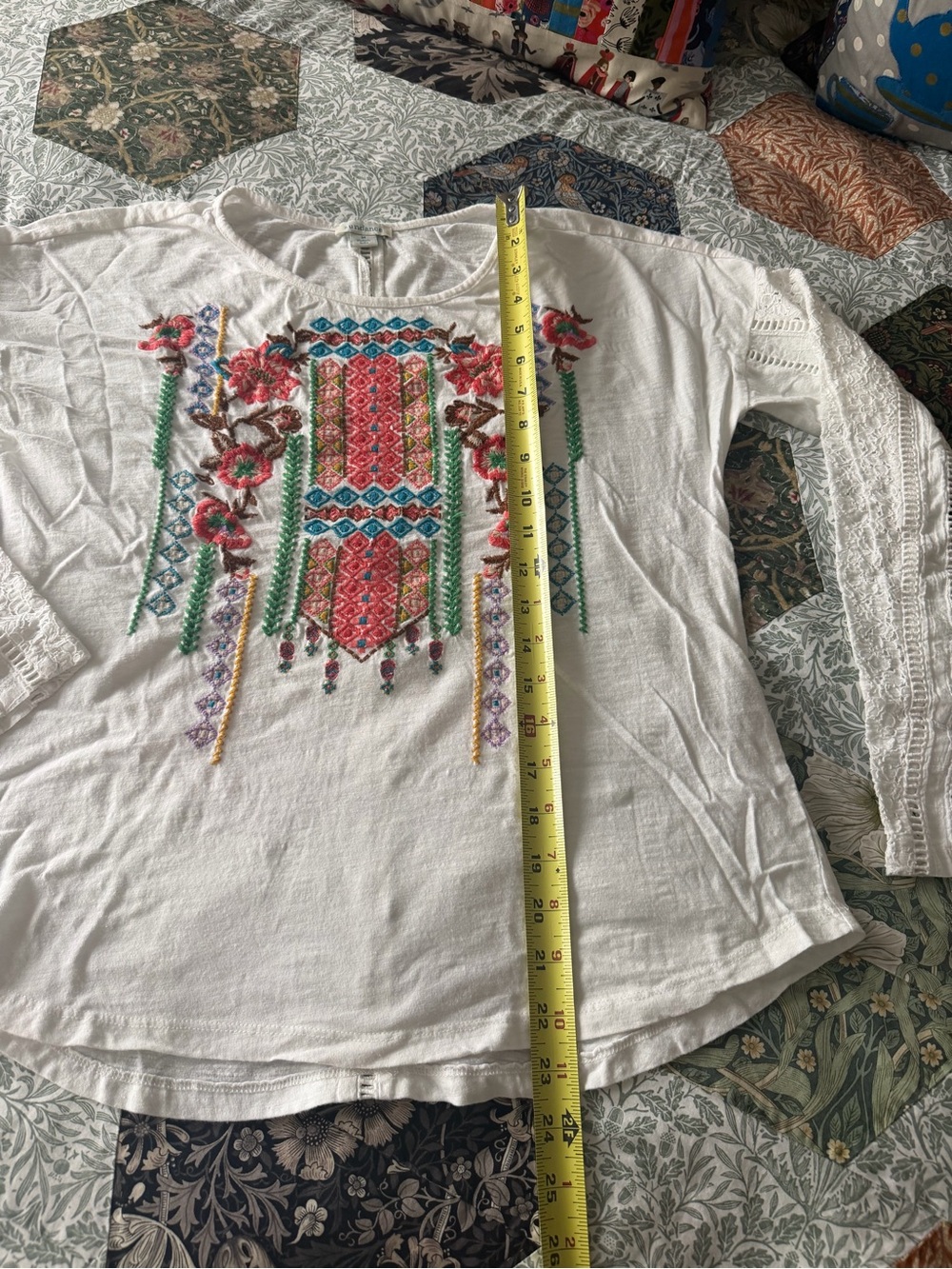 Sundance Garden Beauty White Floral Embroidered Long Sleeve Curved Hem Tee Sz M - Picture 5 of 9